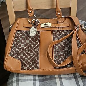 - JOSE HESS handbag